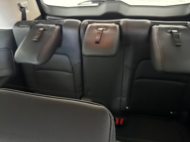 Used 2022 Nissan Pathfinder SL w/ SL Black Package AWD/4WD image 32