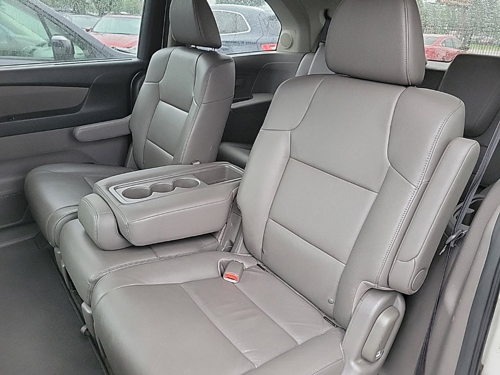 Used 2016 Honda Odyssey Touring Elite image 13
