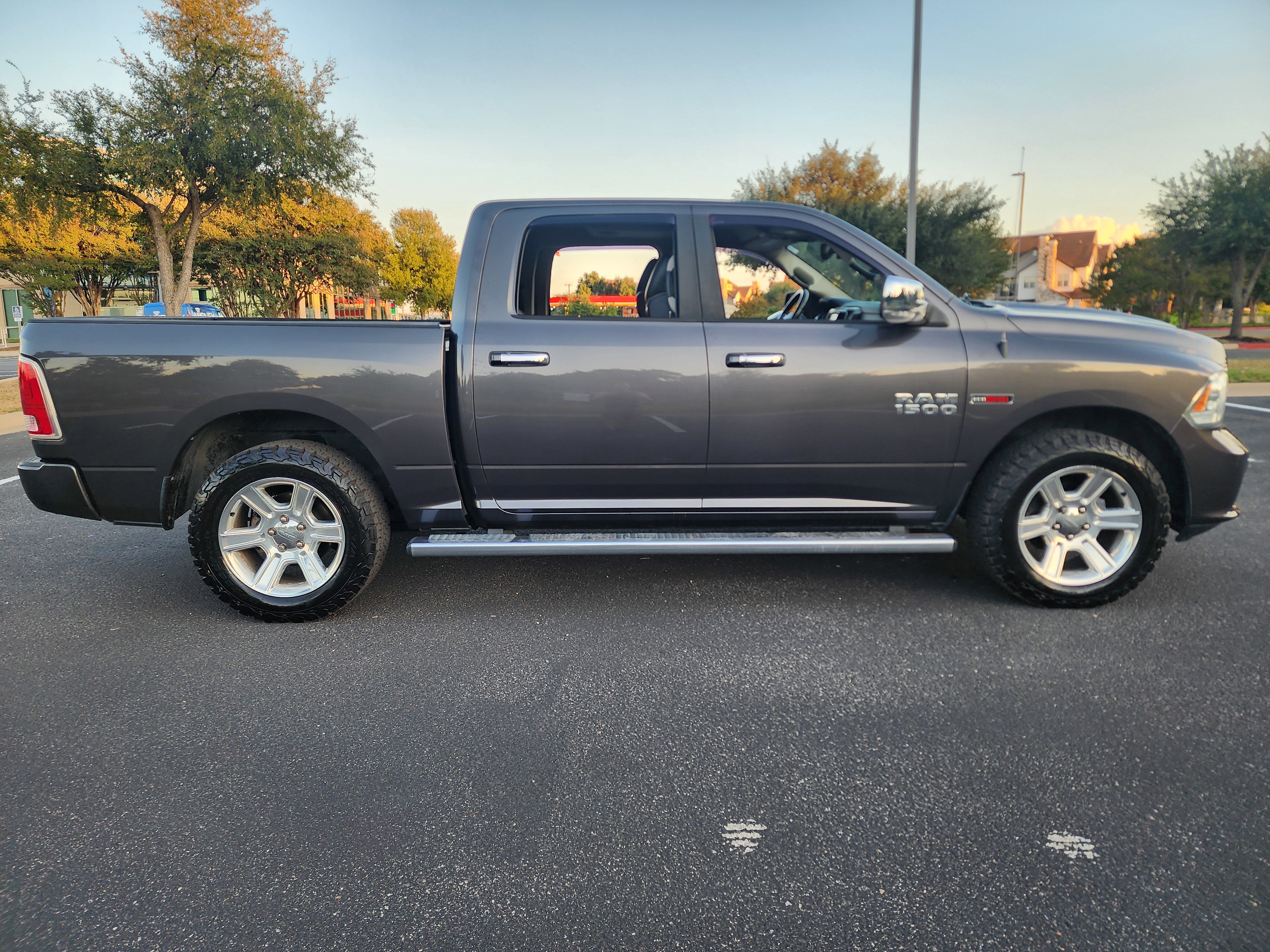 Used 2015 RAM 1500 Limited image 8