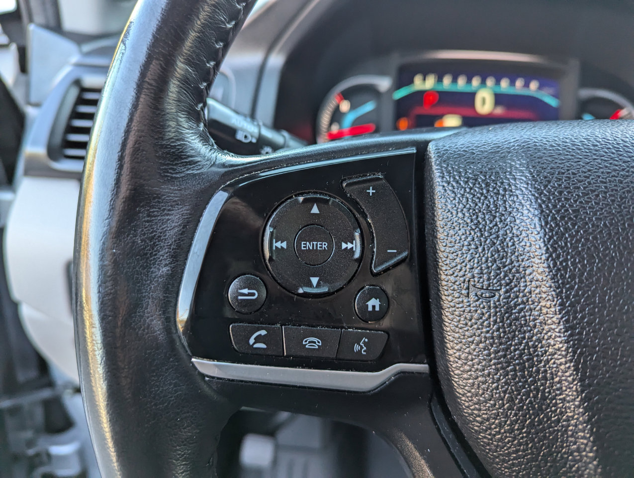 Used 2019 Honda Pilot Touring image 16