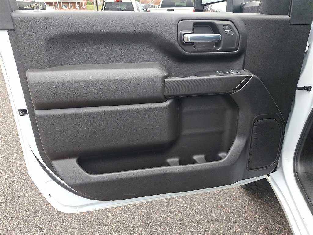 Used 2024 GMC Sierra 2500 Pro w/ Convenience Package image 11