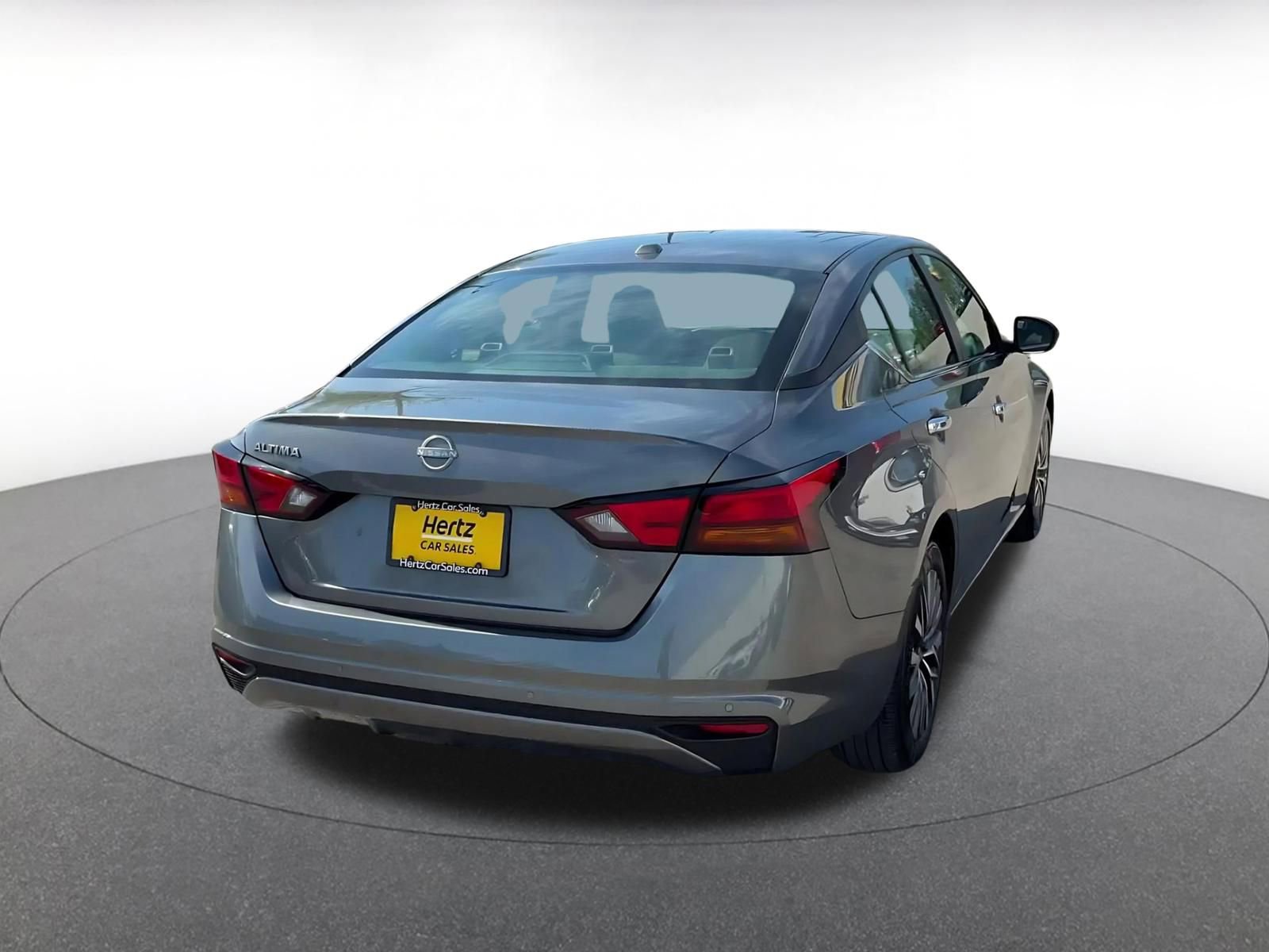 Used 2025 Nissan Altima 2.5 SV FWD image 15
