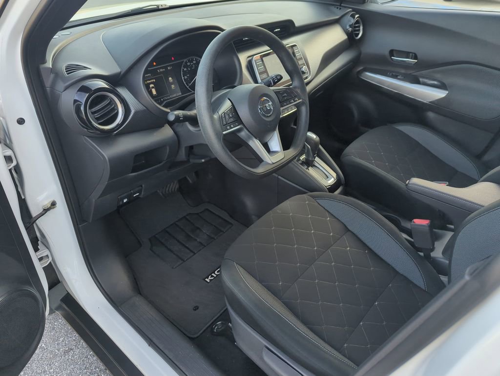 Used 2020 Nissan Kicks SV image 11