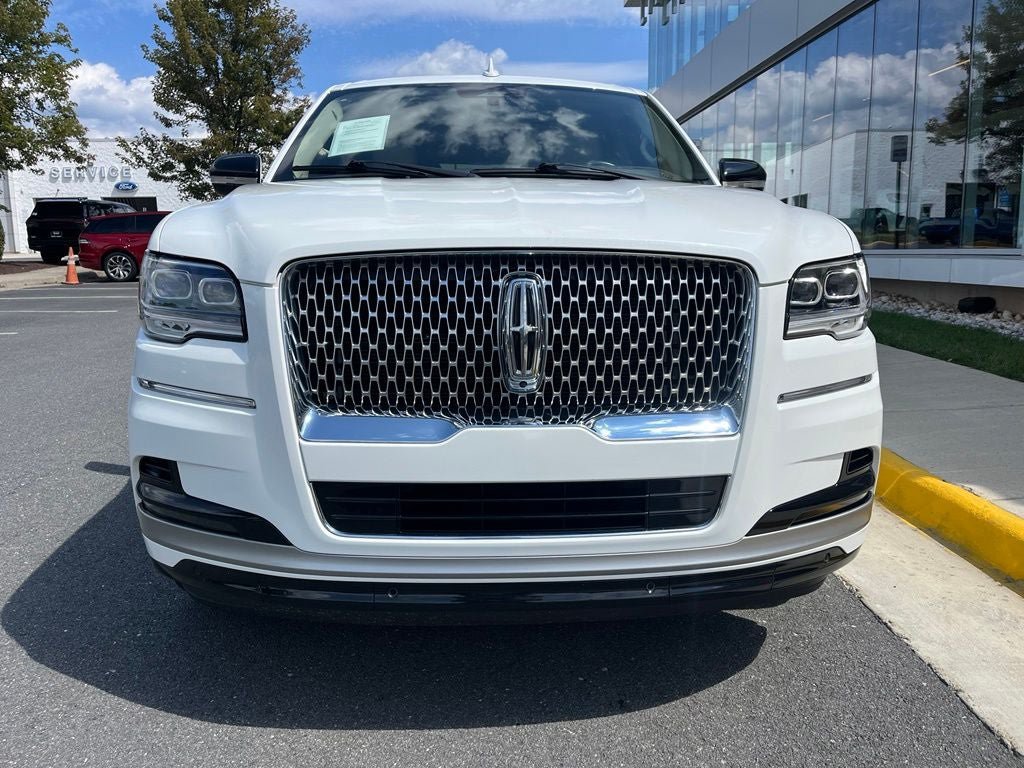 Certified 2023 Lincoln Navigator L Reserve AWD/4WD image 2