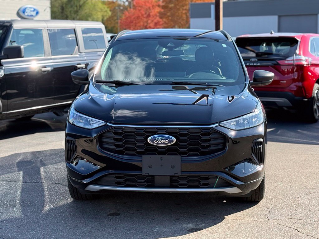 Used 2023 Ford Escape ST-Line w/ Tech Pack #1 AWD/4WD image 30