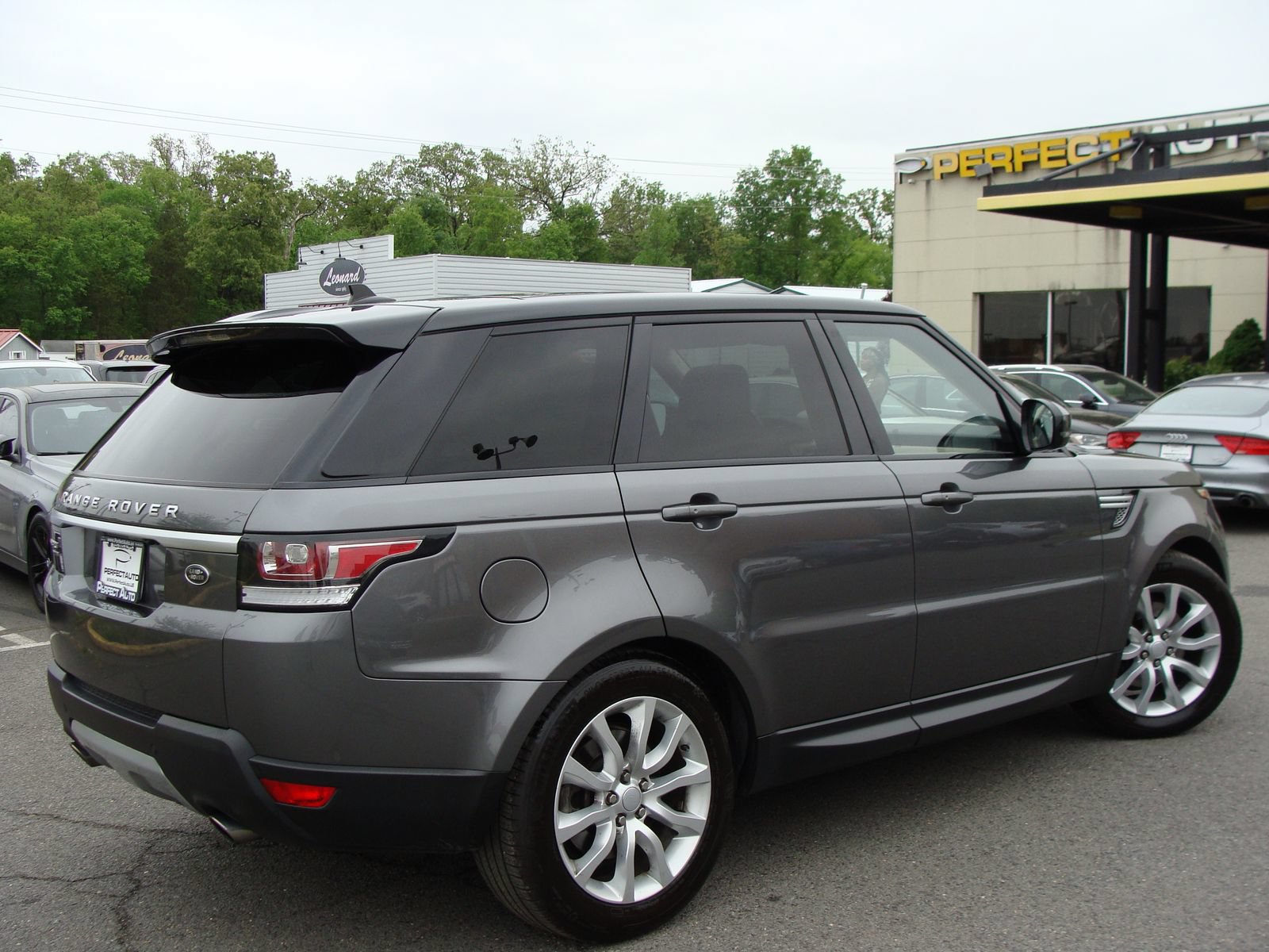 Used 2016 Land Rover Range Rover Sport HSE AWD/4WD image 6