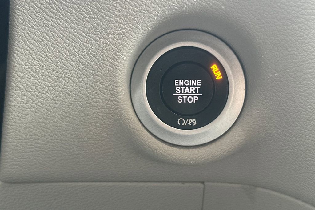 Used 2023 Chrysler Pacifica Touring-L image 23