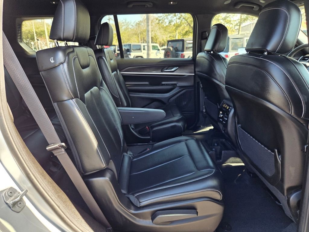 Certified 2025 Jeep Grand Cherokee L Limited w/ Black Appearance Package image 21