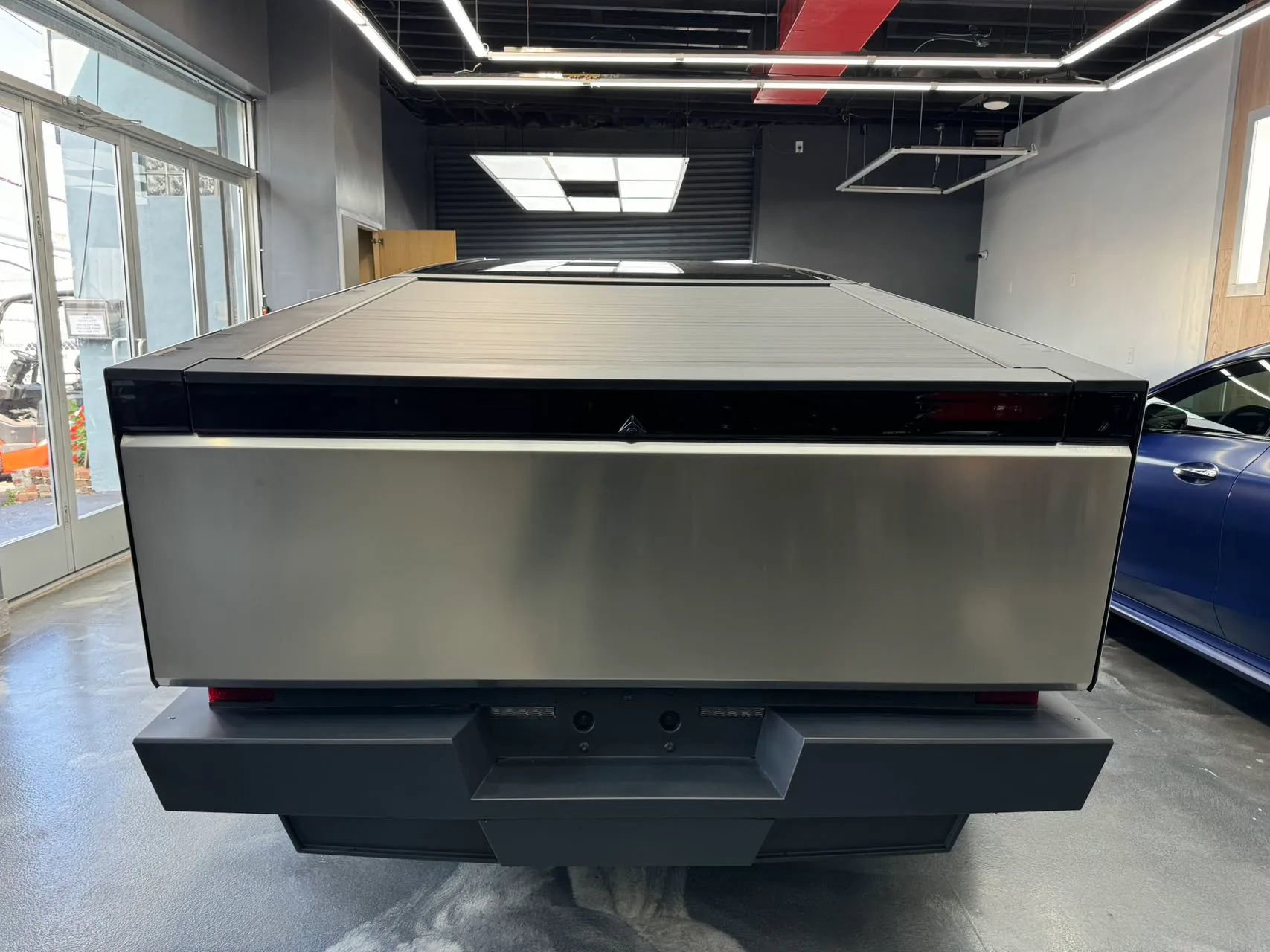 Used 2024 Tesla Cybertruck AWD Crew Cab image 23