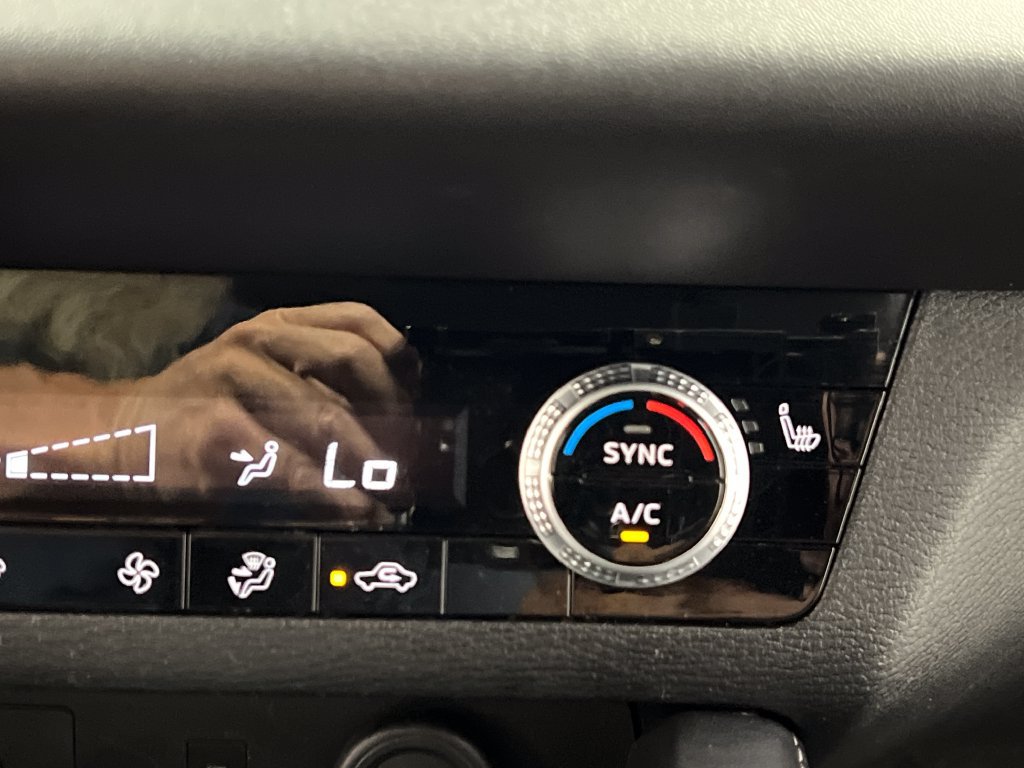 Used 2022 Mitsubishi Outlander SE FWD image 60