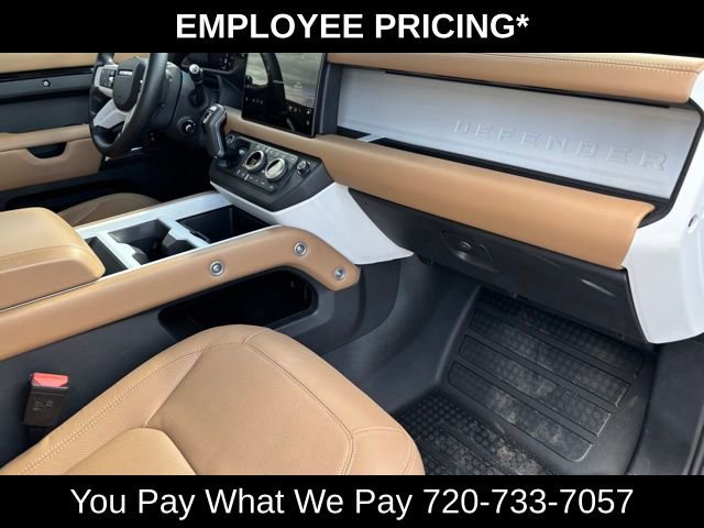 Used 2025 Land Rover Defender 110 X-Dynamic SE AWD/4WD image 22