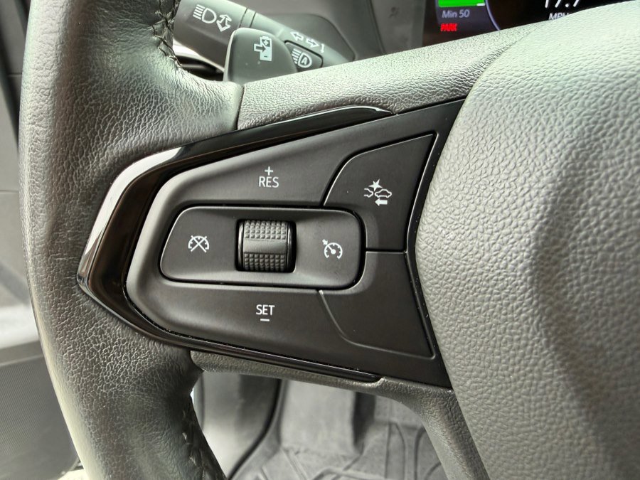 Used 2023 Chevrolet Bolt EUV LT w/ Convenience Package FWD image 14