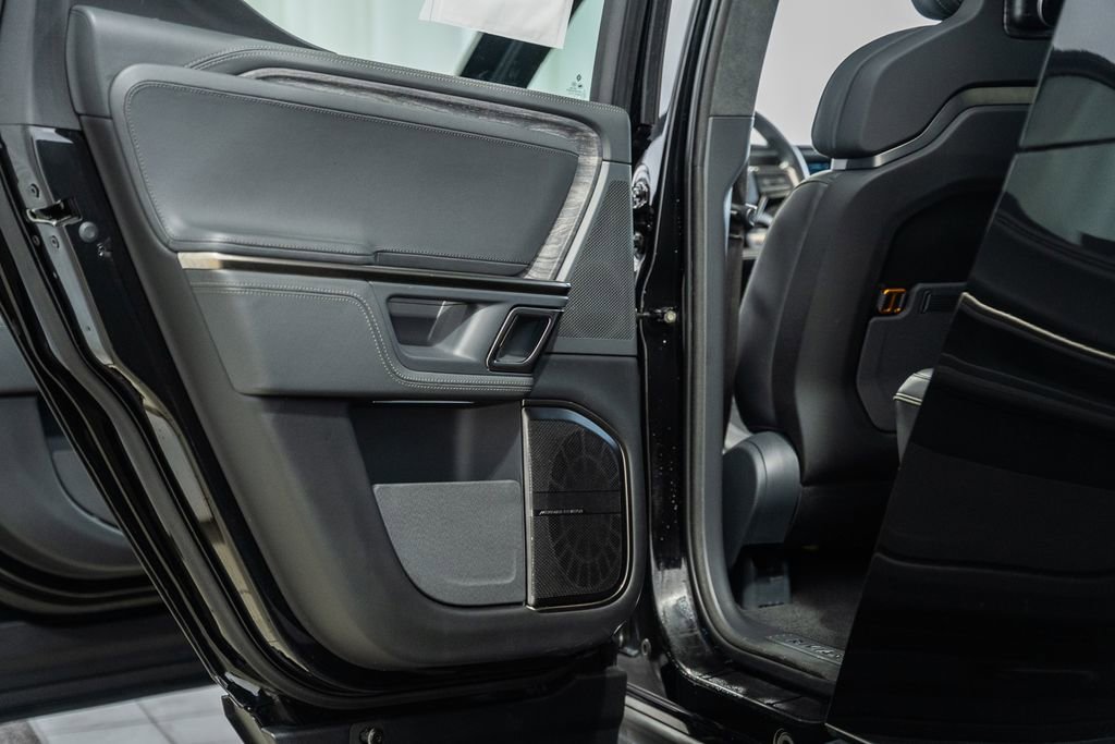 Used 2022 Rivian R1T Adventure image 32