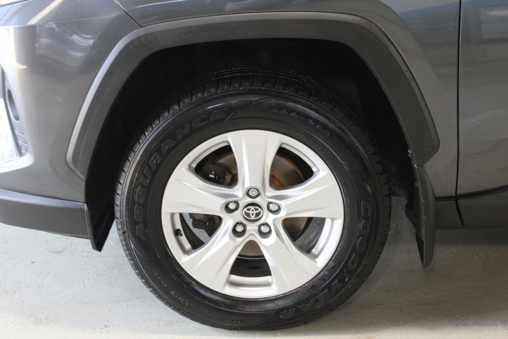 Used 2021 Toyota RAV4 XLE image 6