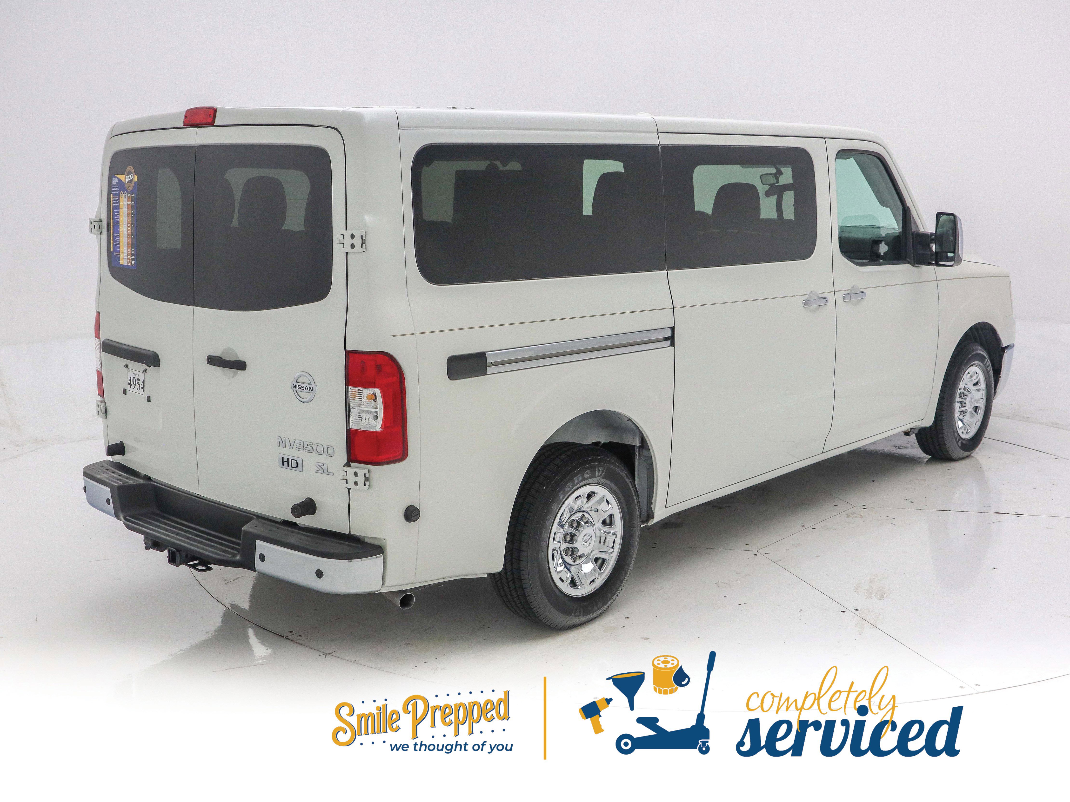 Used 2016 Nissan NV 3500 SL image 4