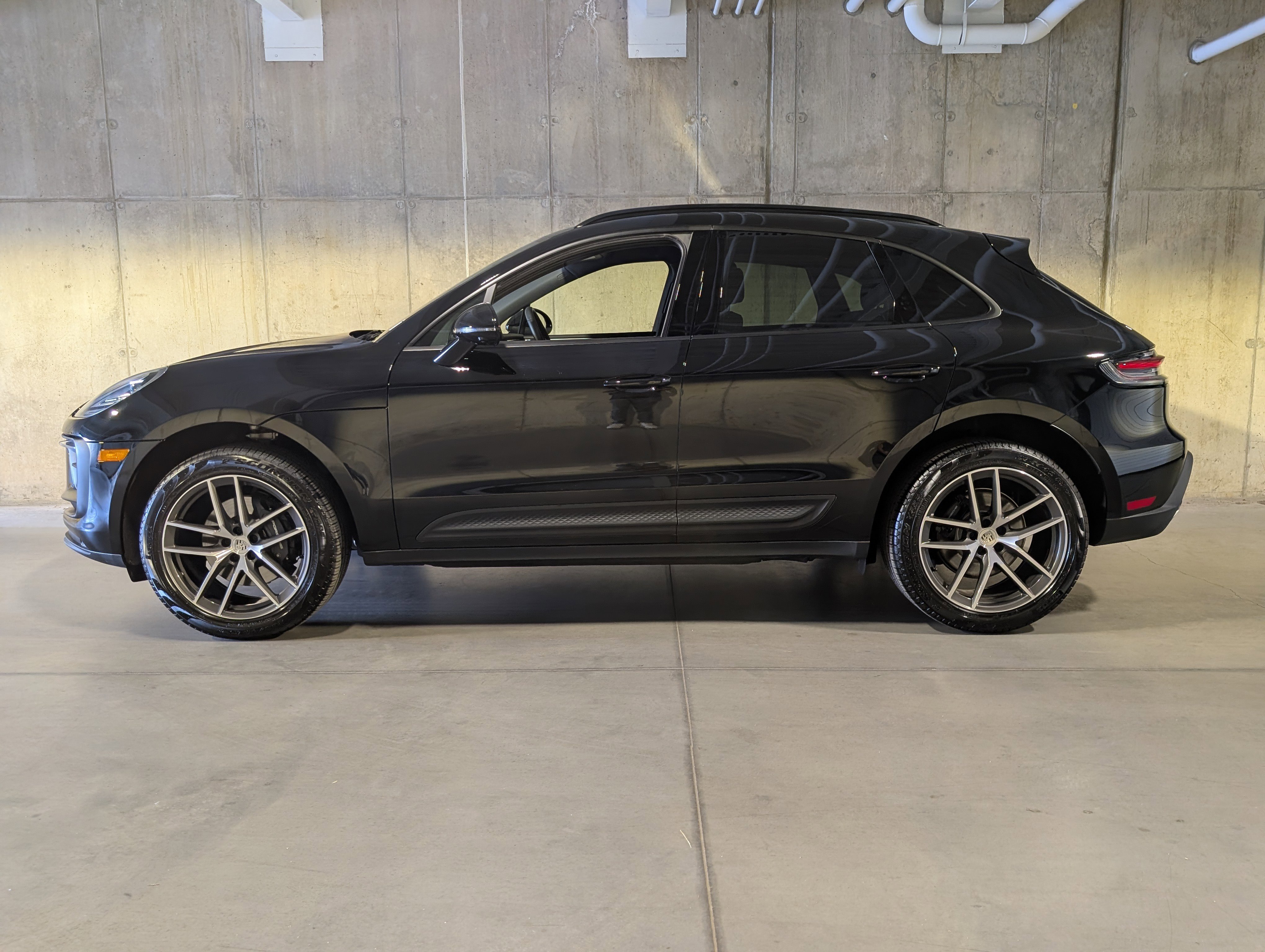 Certified 2026 Porsche Macan image 2