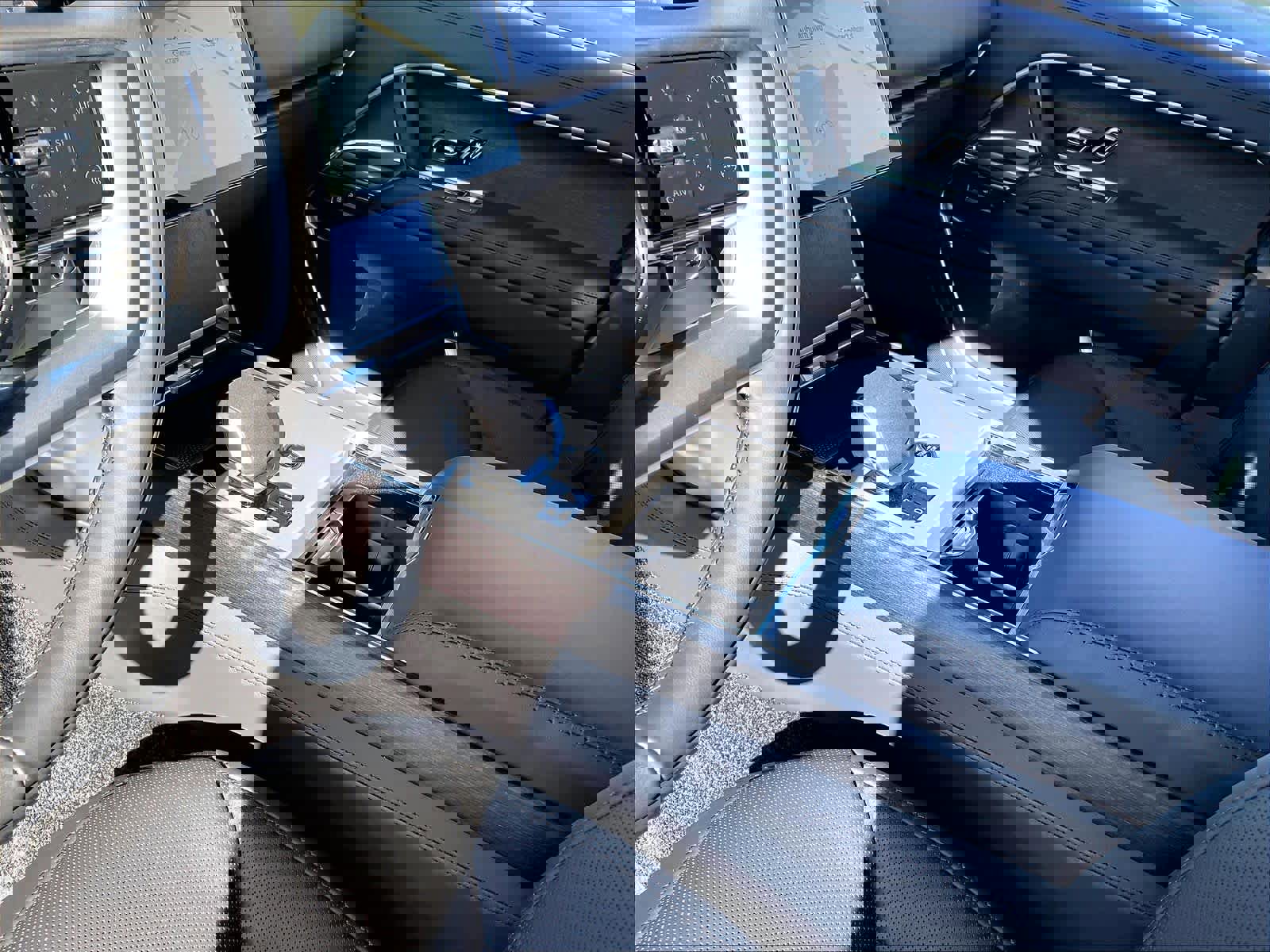 New 2026 Land Rover Range Rover SE image 10