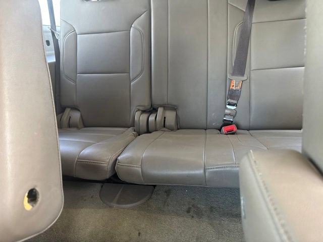 Used 2017 Chevrolet Suburban LT w/ Luxury Package RWD image 12