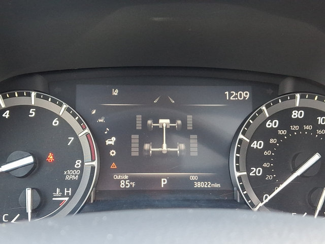 Used 2021 Toyota Highlander XLE AWD/4WD image 22