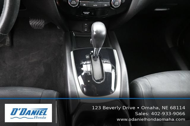 Used 2015 Nissan Rogue SL AWD/4WD image 32