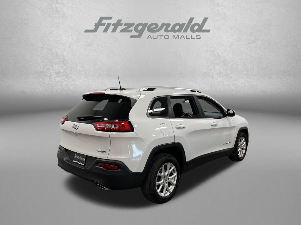 Used 2017 Jeep Cherokee Latitude w/ Safety/Convenience Group FWD image 5