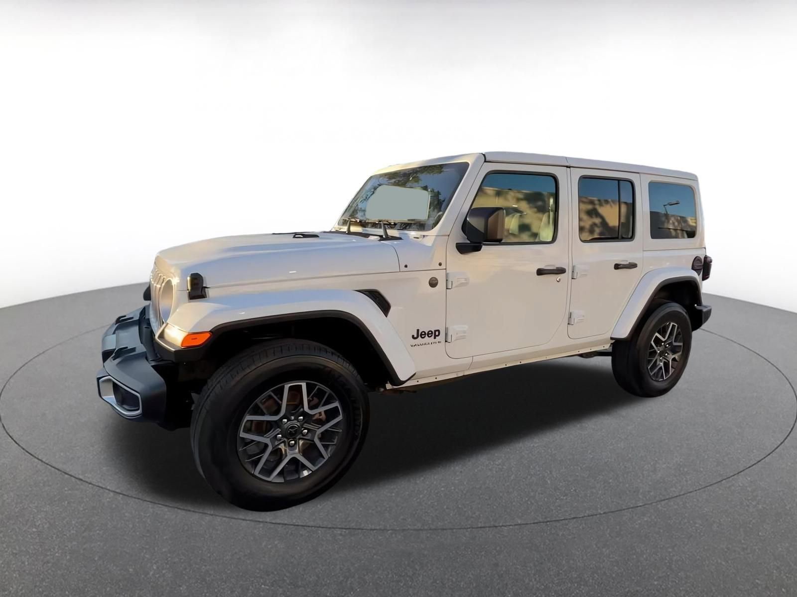 Used 2025 Jeep Wrangler Sahara image 8