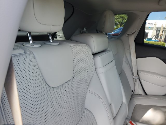 Used 2019 Jeep Cherokee Limited FWD image 25