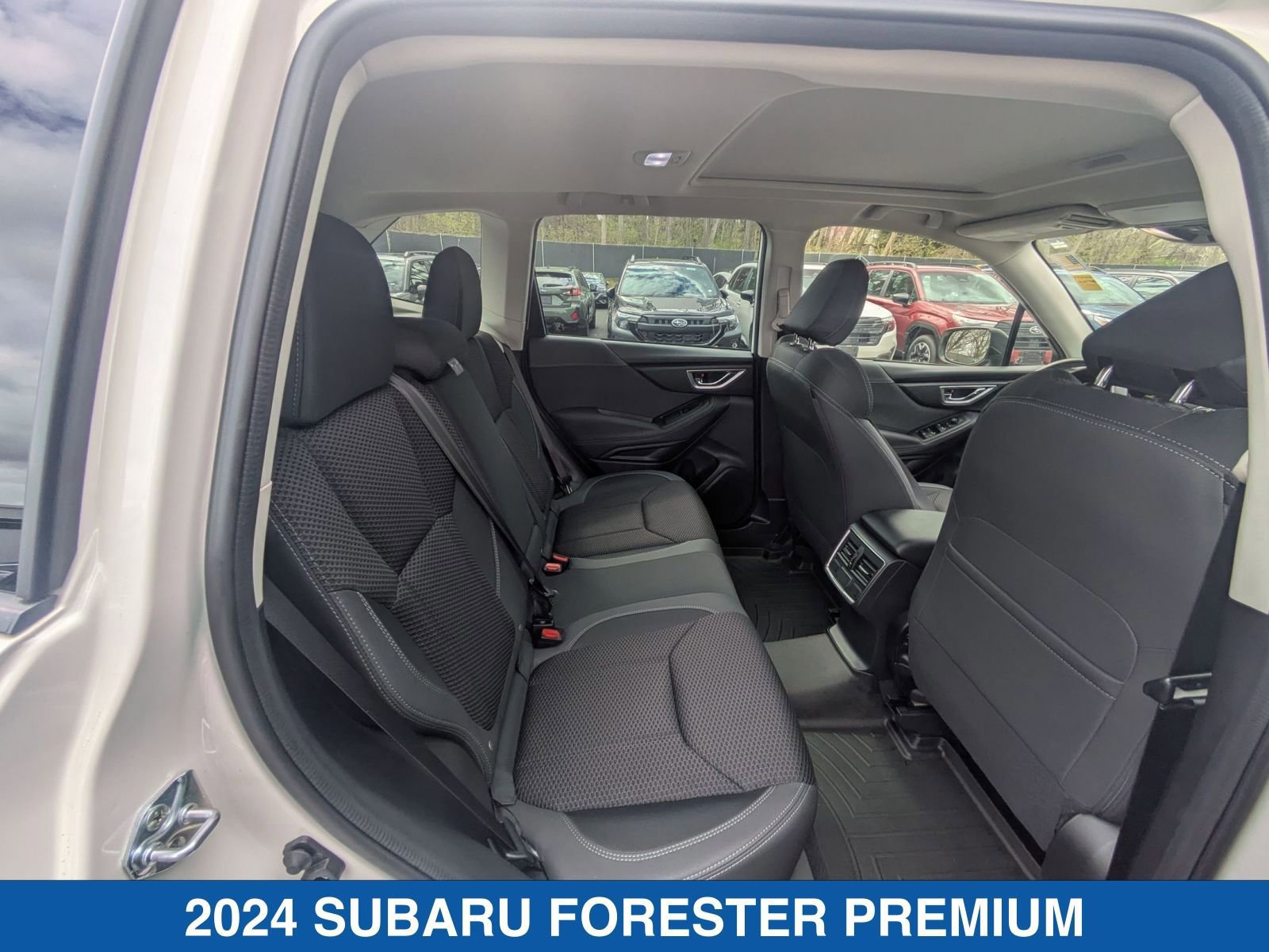 Used 2024 Subaru Forester Premium image 34