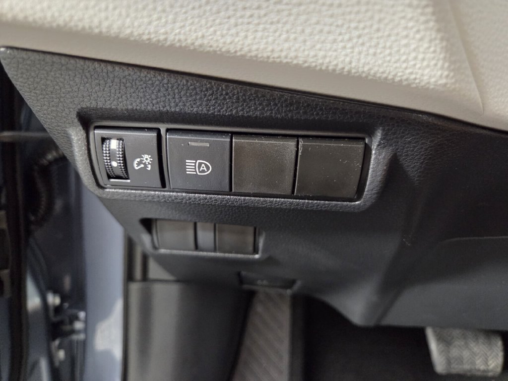 Used 2023 Toyota Corolla Cross LE FWD image 17