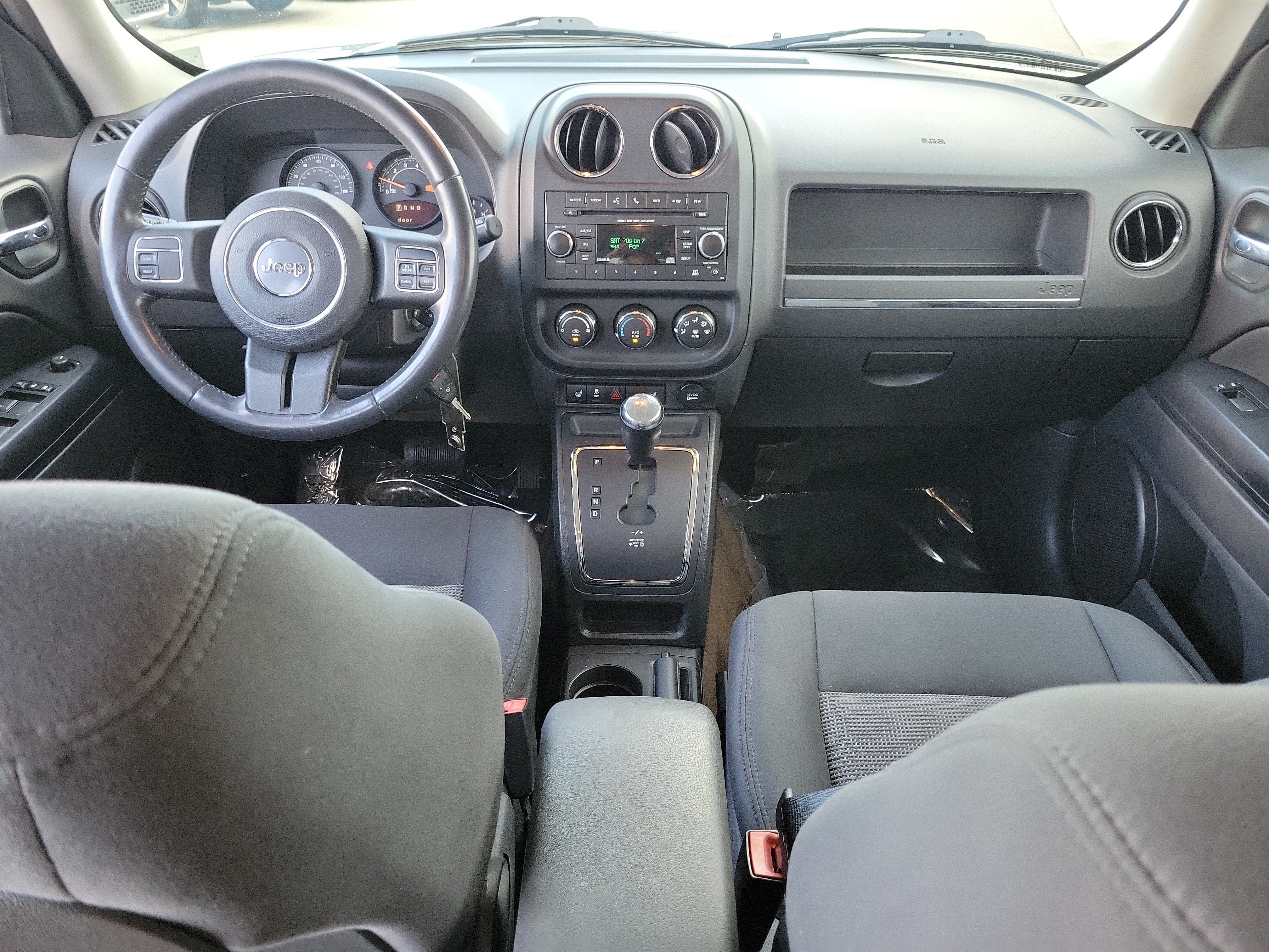 Used 2014 Jeep Patriot Latitude w/ All Weather Capability Group AWD/4WD image 26