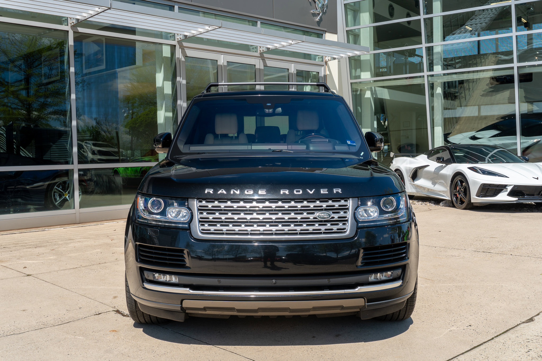 Used 2016 Land Rover Range Rover Supercharged image 2