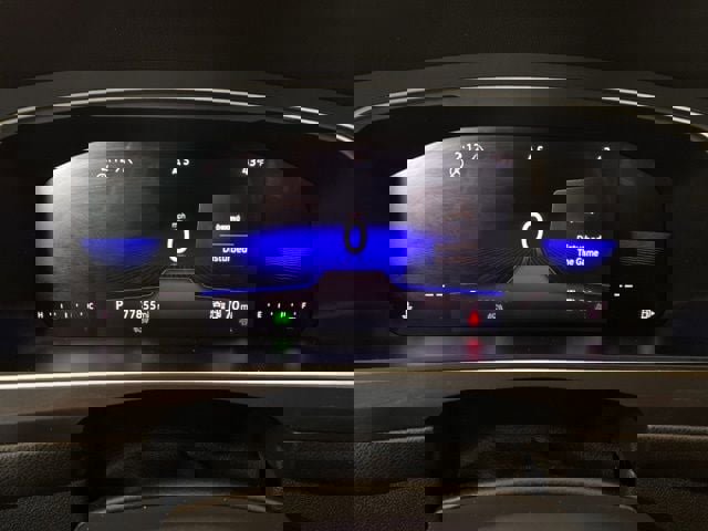 Used 2023 Volkswagen Tiguan SE R-Line image 22