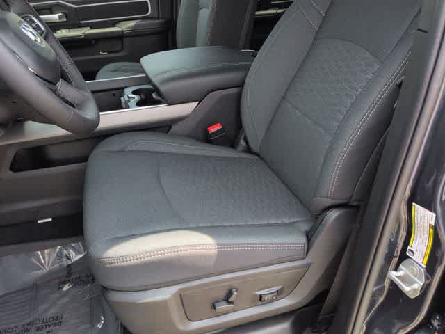New 2026 RAM 3500 Big Horn AWD/4WD image 17