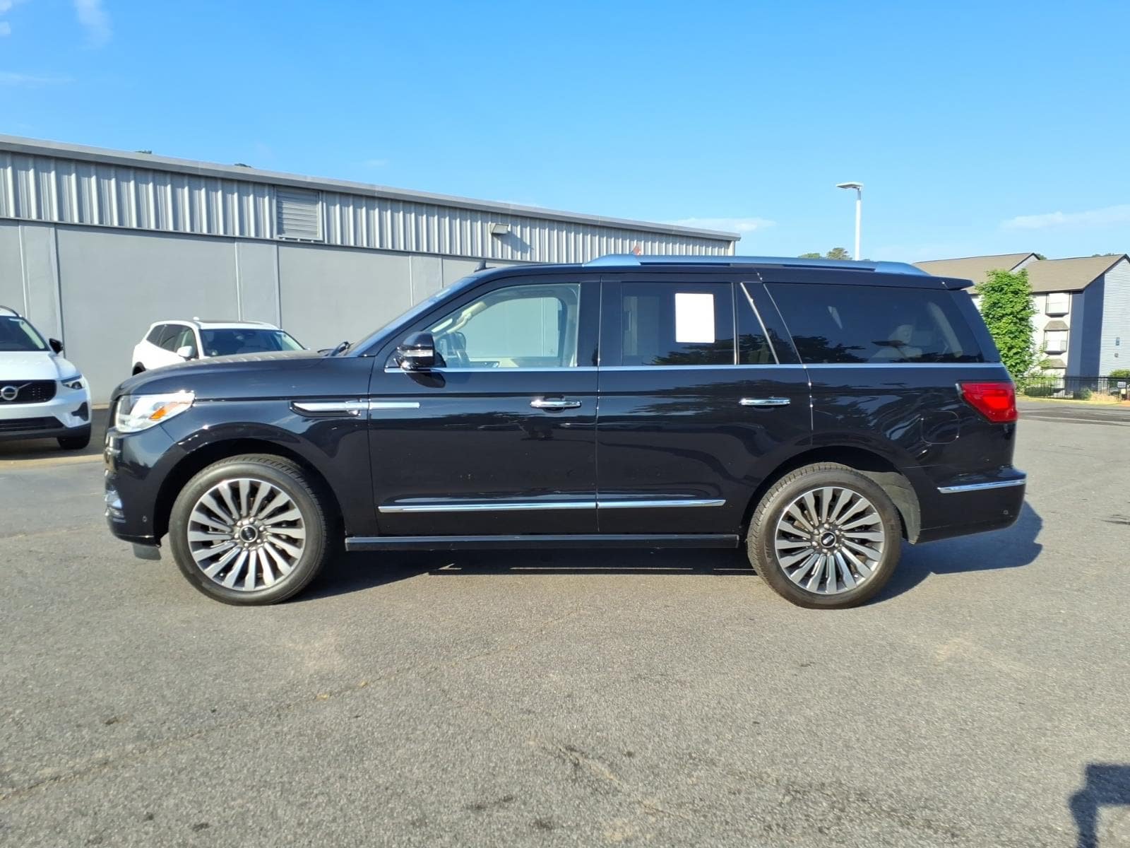 Used 2019 Lincoln Navigator Reserve AWD/4WD image 6