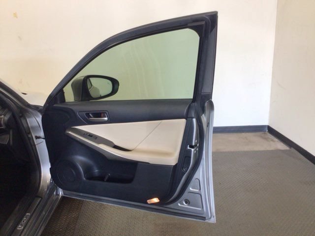 Used 2017 Lexus IS 200t F Sport w/ F Sport Package RWD image 8
