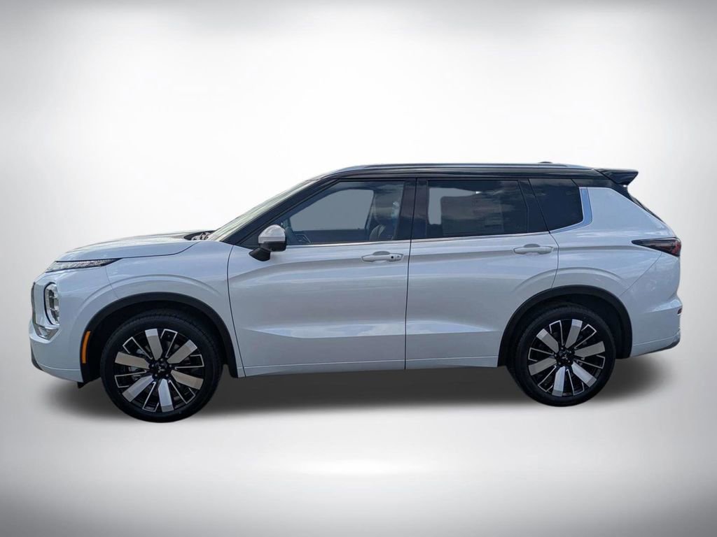 New 2026 Mitsubishi Outlander SEL image 6