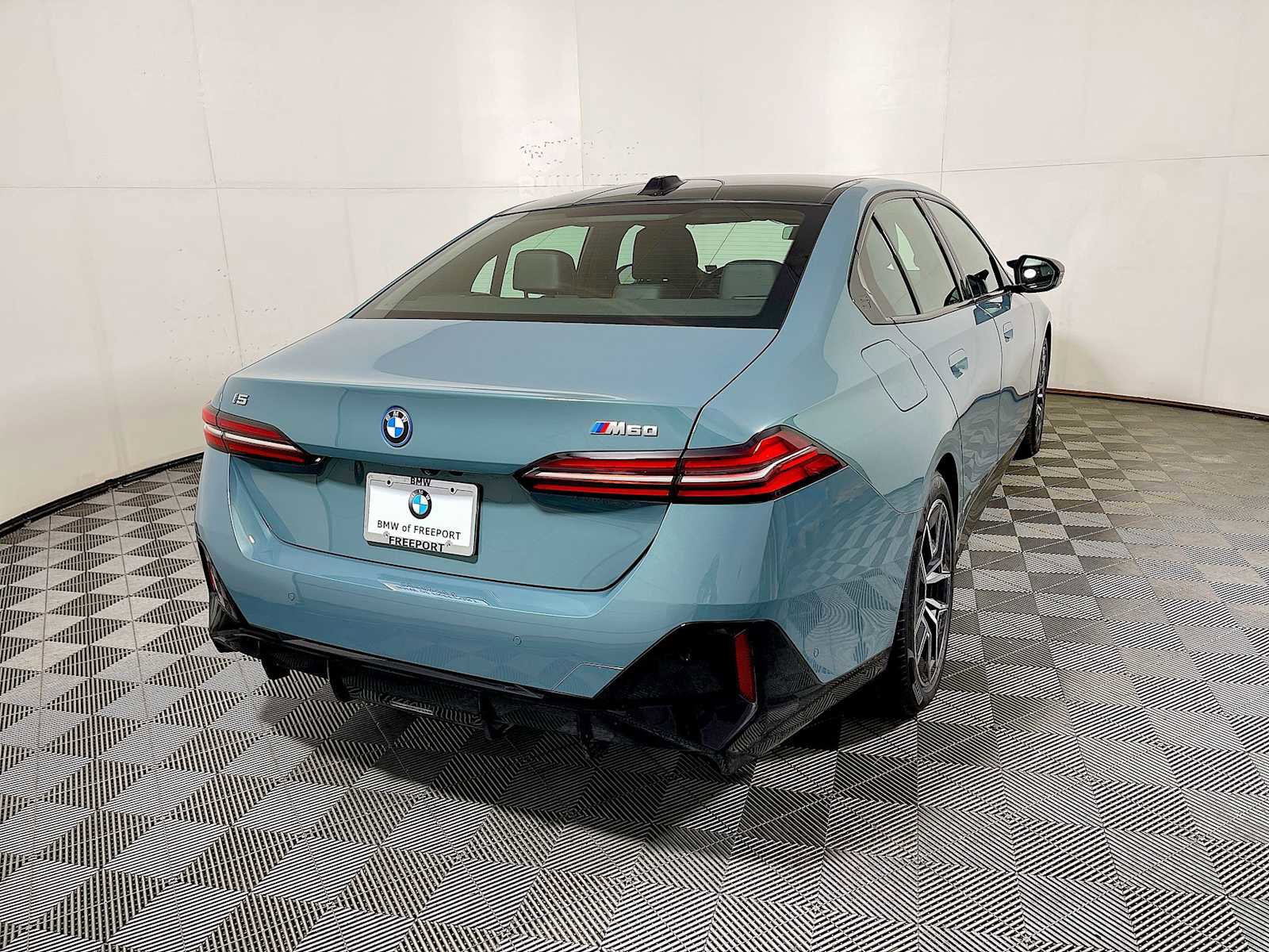 Used 2024 BMW i5 M60 w/ Premium Package image 6