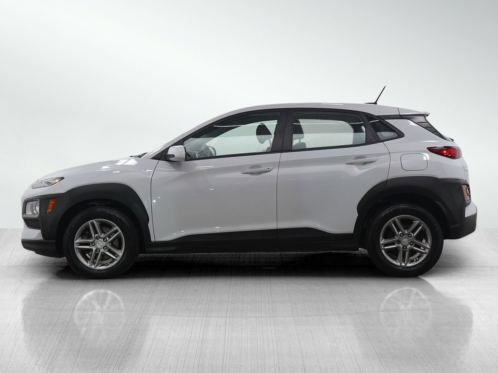 Used 2018 Hyundai Kona SE image 2