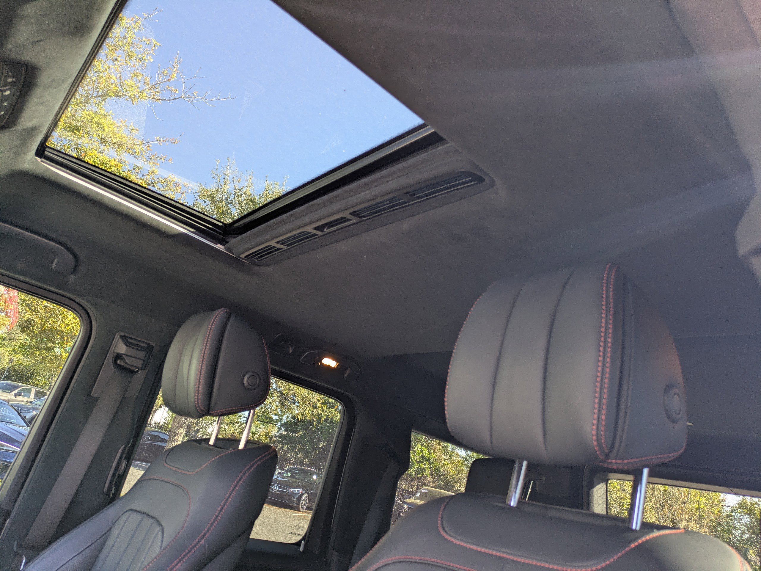 Used 2022 Mercedes-Benz G 550 image 4