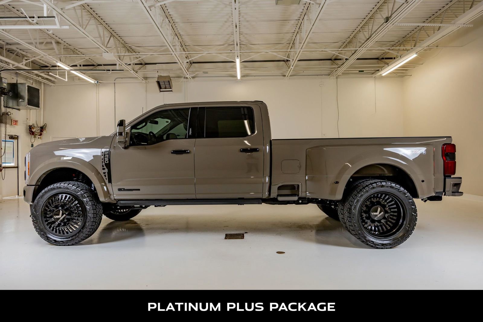 Used 2026 Ford F450 Platinum AWD/4WD image 6