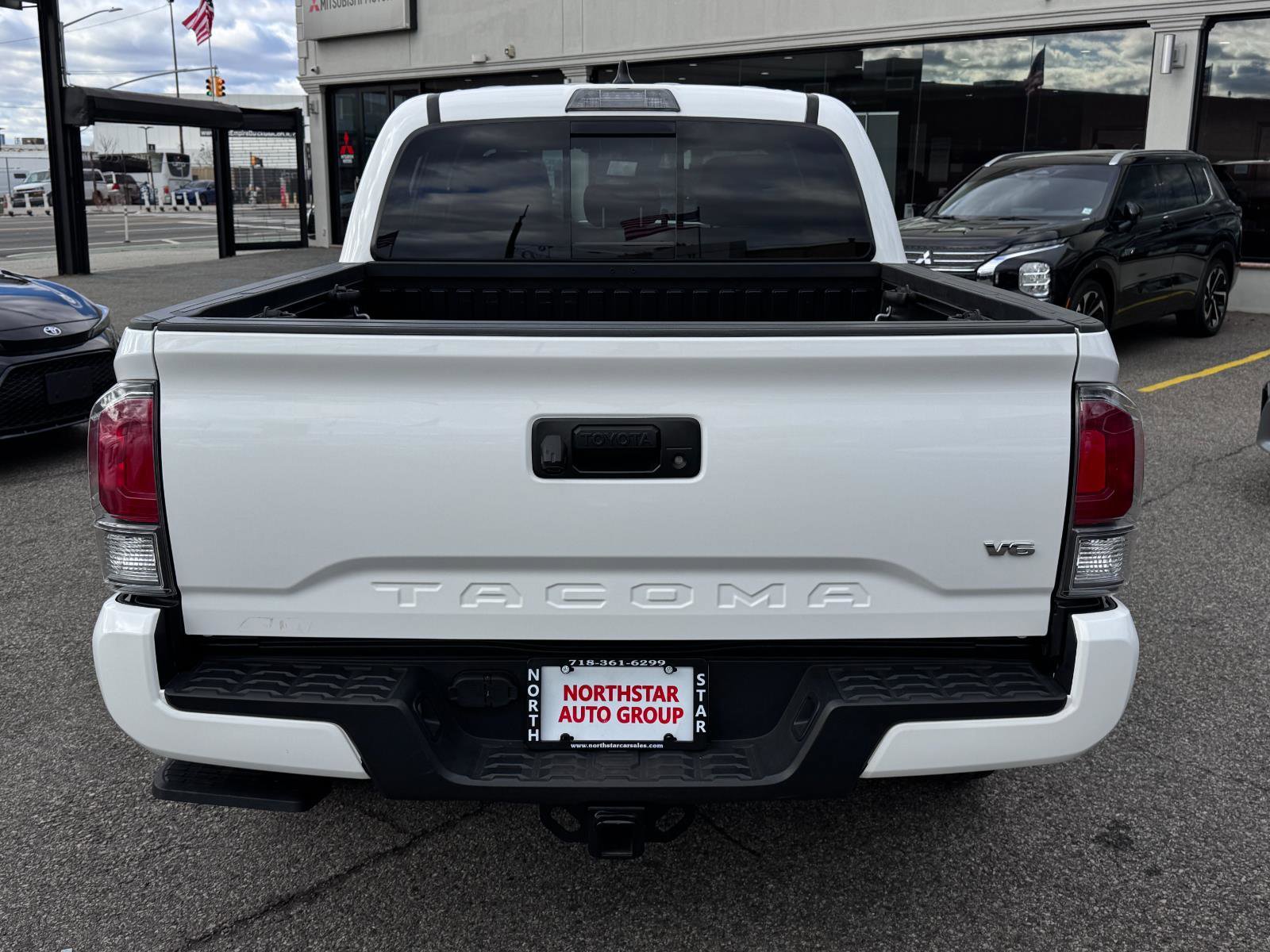 Used 2023 Toyota Tacoma TRD Sport image 5