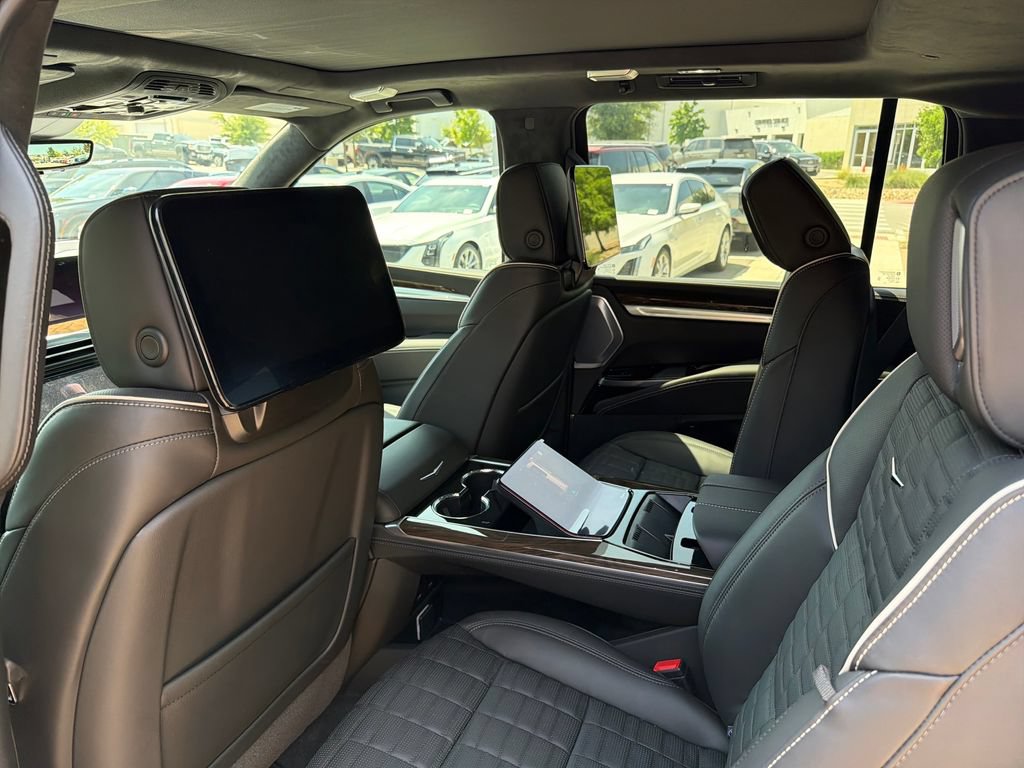 New 2026 Cadillac Escalade ESV Platinum Sport AWD/4WD image 34