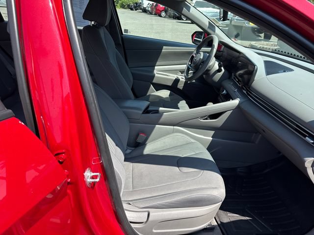Used 2023 Hyundai Elantra SEL w/ Convenience Package FWD image 10