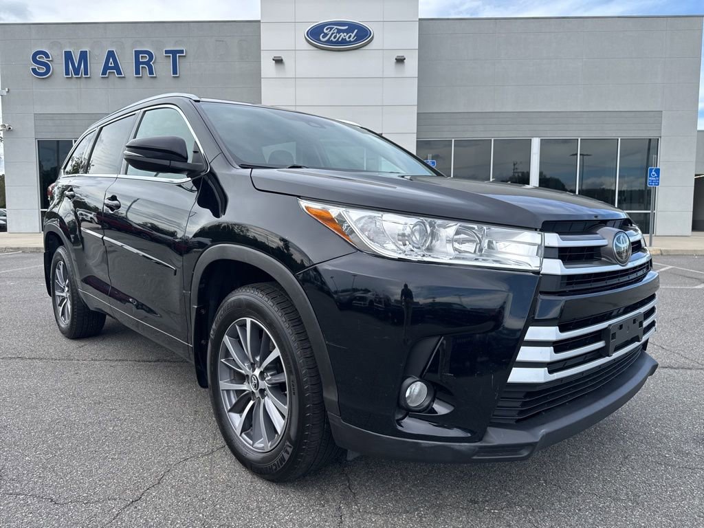 Used 2018 Toyota Highlander XLE image 1