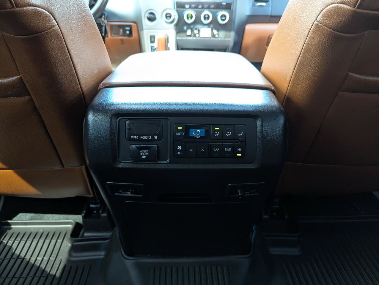 Used 2017 Toyota Sequoia Platinum AWD/4WD image 40
