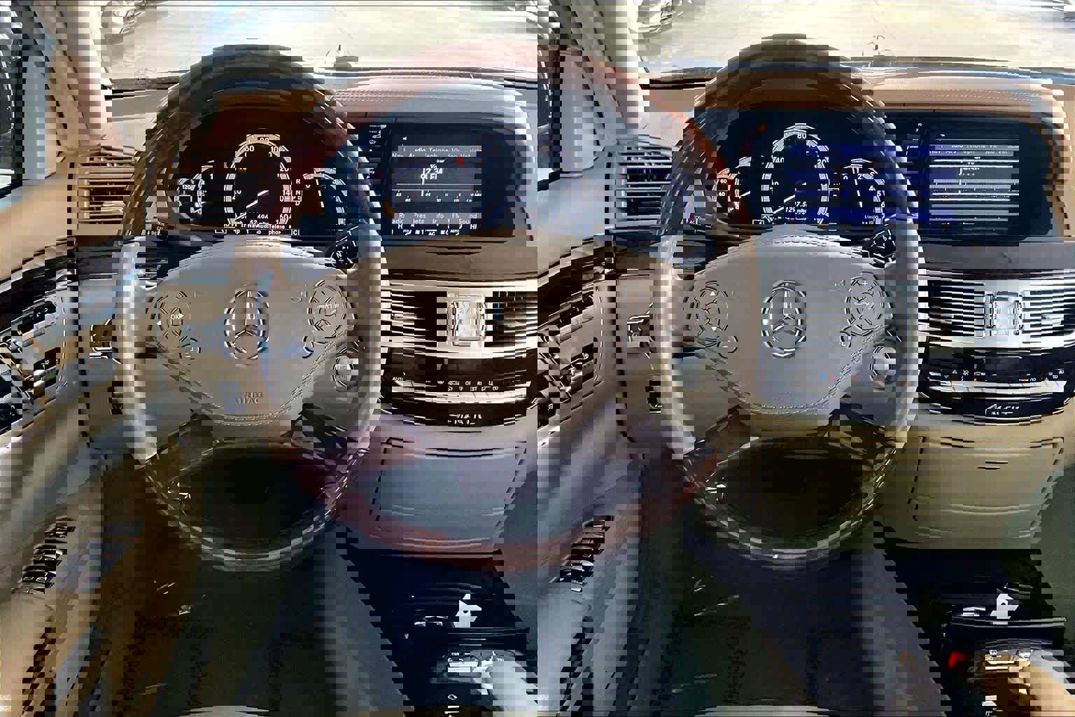 Used 2010 Mercedes-Benz S 550 4MATIC image 5