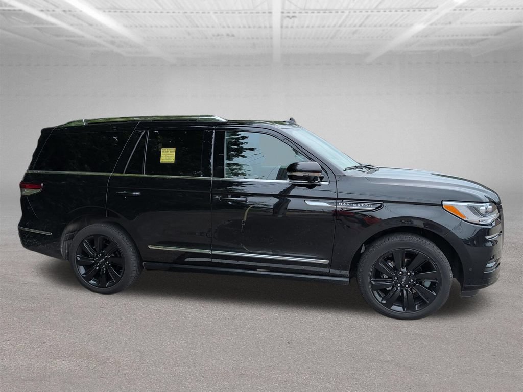Used 2023 Lincoln Navigator Reserve AWD/4WD image 18