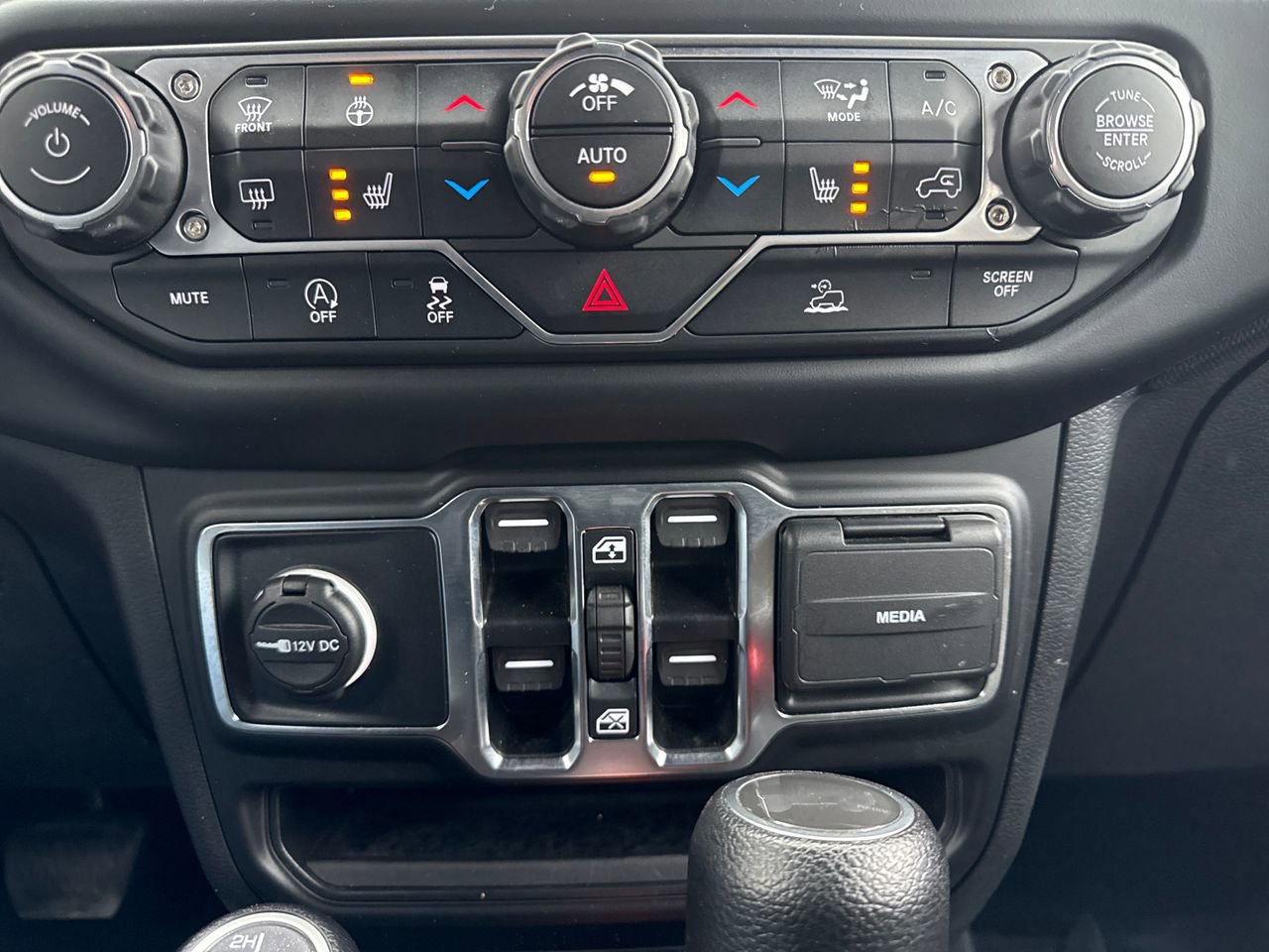 Used 2023 Jeep Wrangler Willys image 21