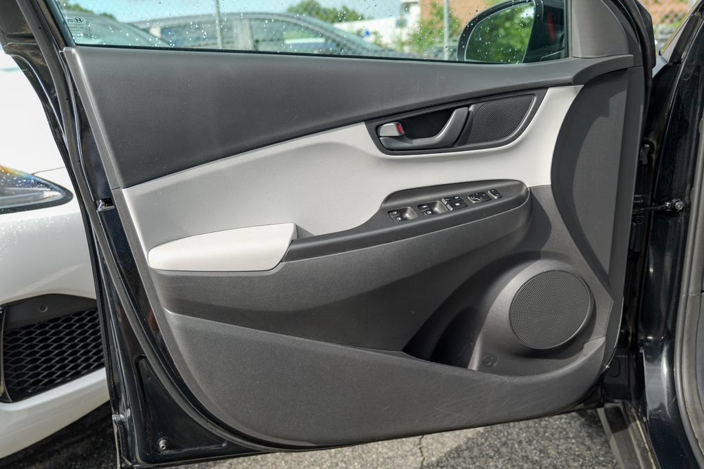 Used 2023 Hyundai Kona SEL AWD/4WD image 16