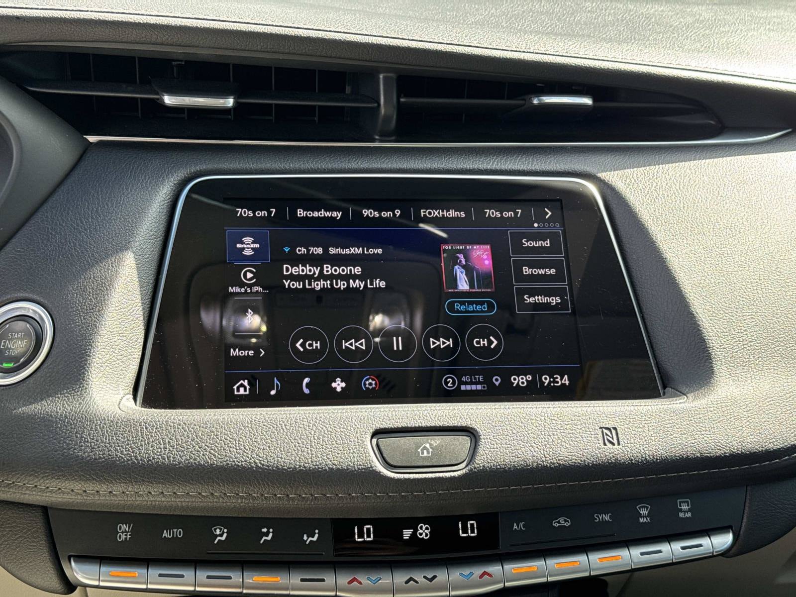 Used 2021 Cadillac XT4 Premium Luxury w/ Cold Weather Package FWD image 20